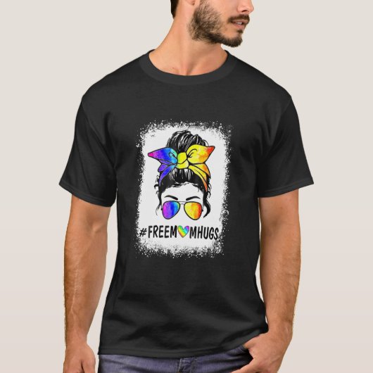 Free Mom Hugs Rainbow LGBT Pride Month Messy Bun M Tシャツ (正面)