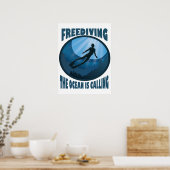 Freediving -海が水中ダイバーを呼び出している ポスター (キッチン)
