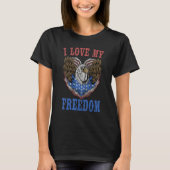 Freedom Eagle American Flag Patriotic 4th Of July  Tシャツ (正面)