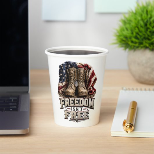 Freedom Isn’t Free – Vintage Military Boots 紙コップ (インサイチュ)
