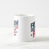 Freedom Isn't Free- Patriotic Design Red and Blue コーヒーマグカップ (中央)