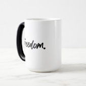 Freedom. Minimalist Black モーフィングマグカップ (正面左)