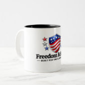 Freedom Rolling Patriotic Shield Logo | American F ツートーンマグカップ (正面左)
