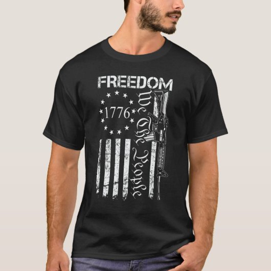 Freedom   We The People Ar15 Usa Flag Pro Gun Tシャツ (正面)