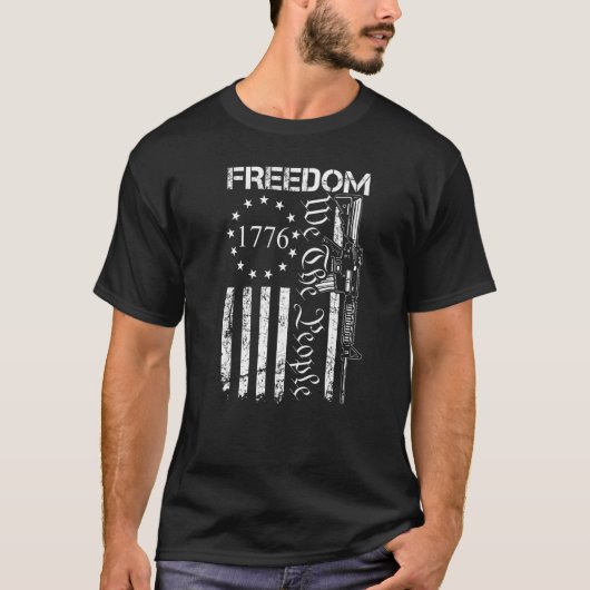 Freedom  We The People Ar15 Usa Flag Pro Gun Tシャツ (正面)