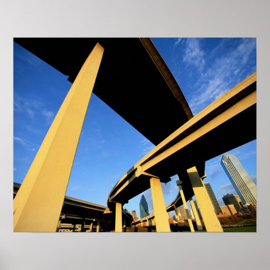 Freeway Overpass in Dallas ポスター (正面)