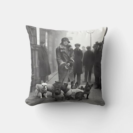 French Bulldogs Vintage Dog Walker Throw Pillow クッション (正面)
