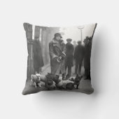 French Bulldogs Vintage Dog Walker Throw Pillow クッション (裏面)