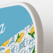 French Country Lemon Blue Tile Monogram ピックルボールラケット (左詳細)