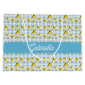 French Country Lemon Blue Tile Monogram Name ラージペーパーバッグ (裏面)