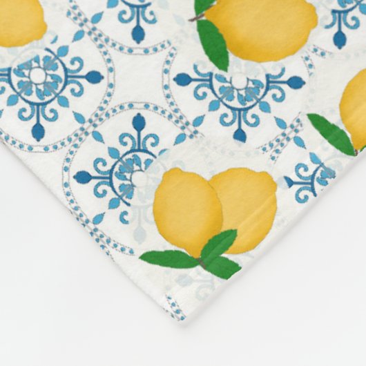 French Country Lemon Blue Tile Pattern フリースブランケット (角)