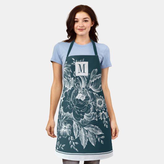French Farmhouse Peony Monogram Dark Turquoise エプロン (着用した状態)