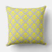 French Tapestry Bright Yellow and Gray クッション (裏面)