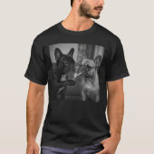 Frenchie Buddies Smoking Cigarettes Tシャツ (正面)