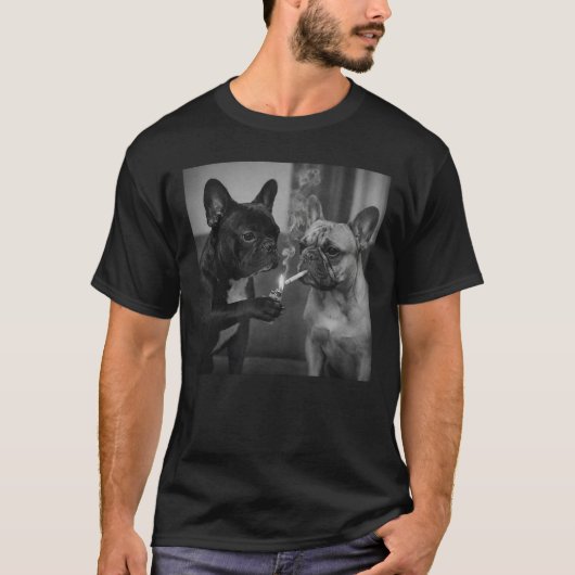 Frenchie Buddies Smoking Cigarettes Tシャツ (正面)