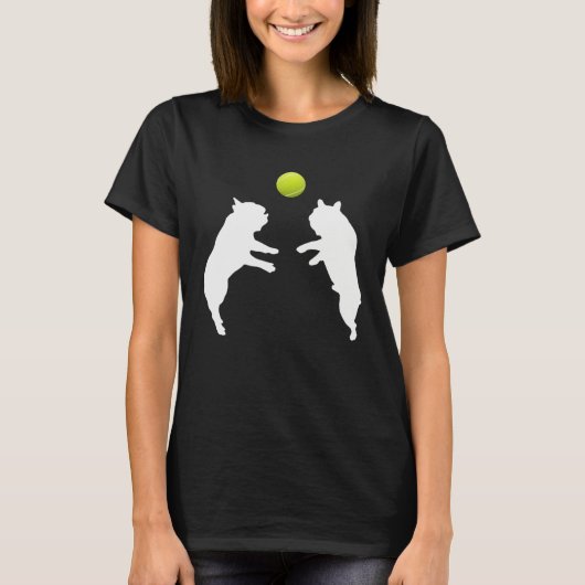 Frenchie Tennis French Bulldog Puppy Playing Ball Tシャツ (正面)