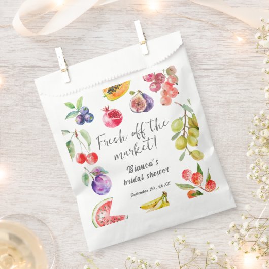 Fresh Off The Market Fruits Bridal Shower Welcome フェイバーバッグ (クリップ留めされた状態)