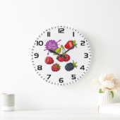 Fresh Red Berries and Cherries ラージ壁時計 (ホーム)