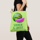 Fresh, Ripe Watermelon with Summer Vibes トートバッグ (クローズアップ)