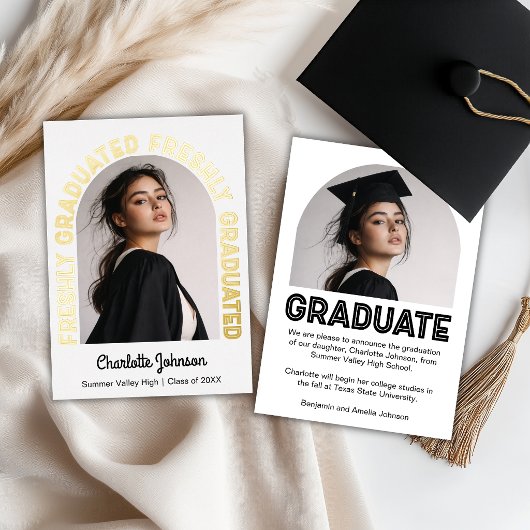 Freshly Graduated Inline Graduation Announcement 箔シーズンカード