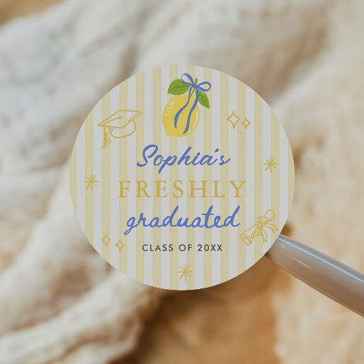 Freshly Graduated Lemon Blue Bow Graduation ラウンドシール