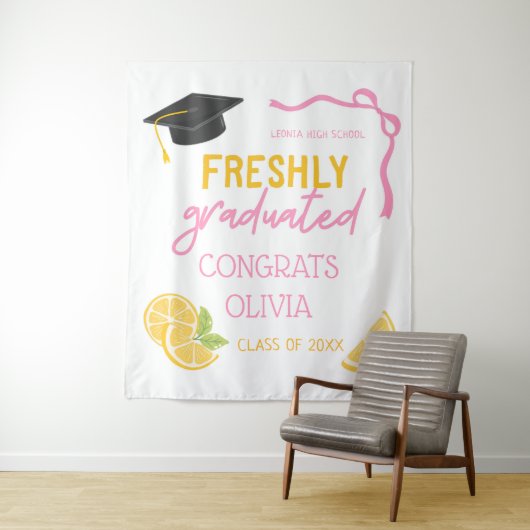 Freshly Graduated Lemonade Graduation Backdrop タペストリー (インサイチュ)