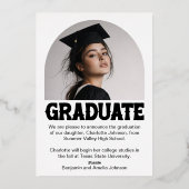 Freshly Graduated Retro Graduation Announcement 箔シーズンカード (裏面)