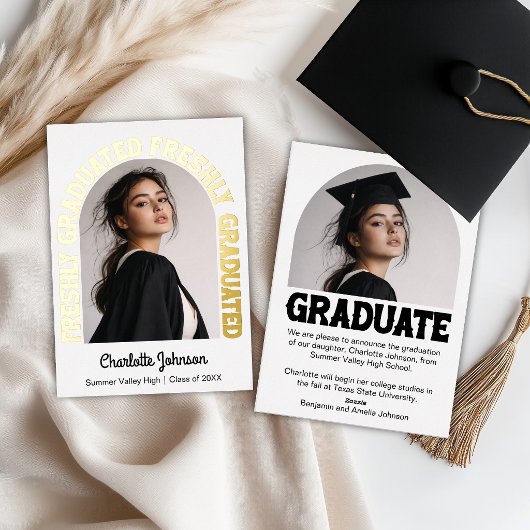 Freshly Graduated Retro Graduation Announcement 箔シーズンカード
