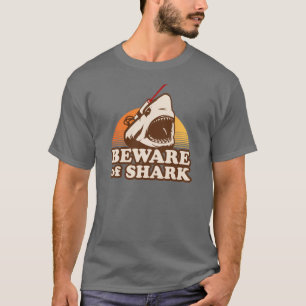 Frickinのレーザ光線を持つ鮫の用心して下さい Tシャツ