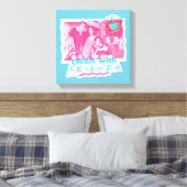 FRIENDS™とのチリン キャンバスプリント (インサイチュ (寝室))