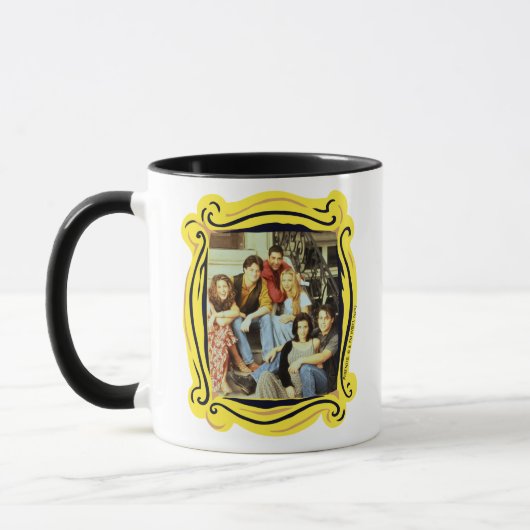 FRIENDS™ | キャストが玄関先に座って マグカップ (左)