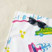 FRIENDS™タクシーと噴水のパターン ビーチタオル (インサイチュ)