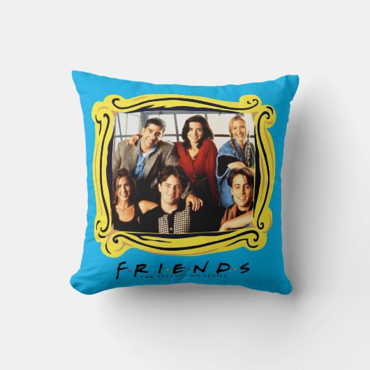 FRIENDS™ | モニカのアパートに集まったキャスト クッション (正面)