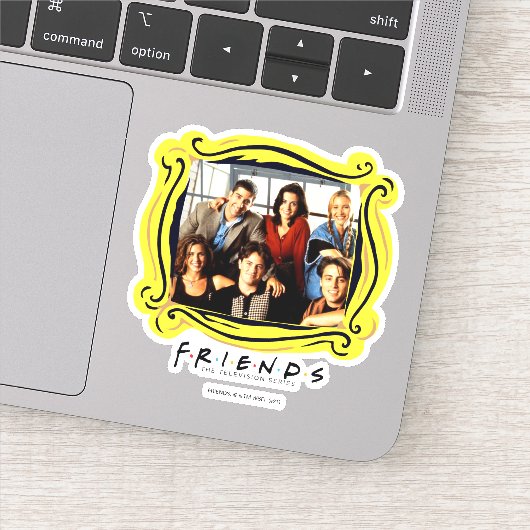FRIENDS™ | モニカのアパートに集まったキャスト シール (詳細)