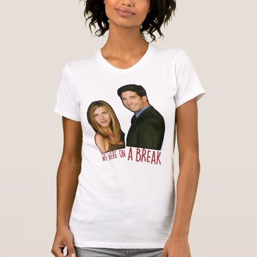 FRIENDS™ | 休暇中のはずだった Tシャツ (正面)