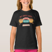 FRIENDS™ | But First Coffee - セントラルパーク Tシャツ (正面)