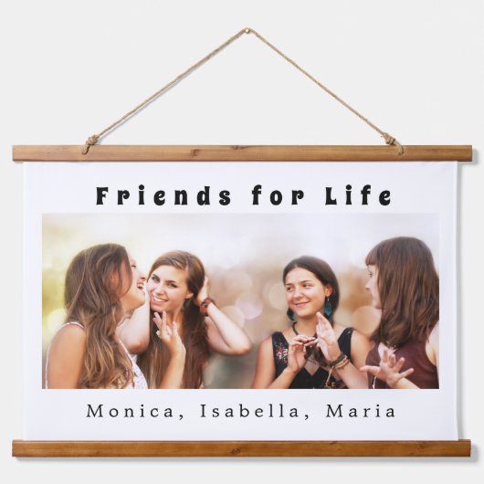 Friends for life photo names白黒 吊り下げ型タペストリー (正面)