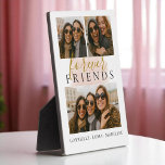 Friends Forever 3 Photo Collage Keepsake フォトプラーク<br><div class="desc">祝スクリプトと思い出をフィーチャーした心の込んだ3枚のコラージュエレガントプラークとの友情お気に入りの。真の友達だけの笑い、愛、ロイヤリティを尊重する永遠の贈り物共有。</div>