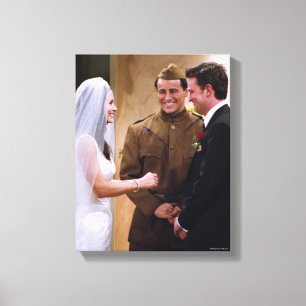 FRIENDS™ Joeyがモニカとチャンドラーと結婚 キャンバスプリント