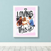 FRIENDS™ | Joey, Rachel, & Ross - Loving This! キャンバスプリント (インサイチュ (ウッドフロア))