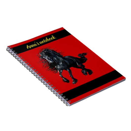Friesianの種馬、黒い美しいの馬、赤または名前 ノートブック (右側)