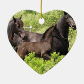 Friesianの雌の子馬のオーナメント セラミックオーナメント (裏面)