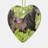 Friesianの雌の子馬のオーナメント セラミックオーナメント (左)