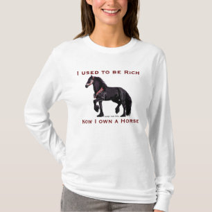 Friesianの馬のユーモアのワイシャツ Tシャツ