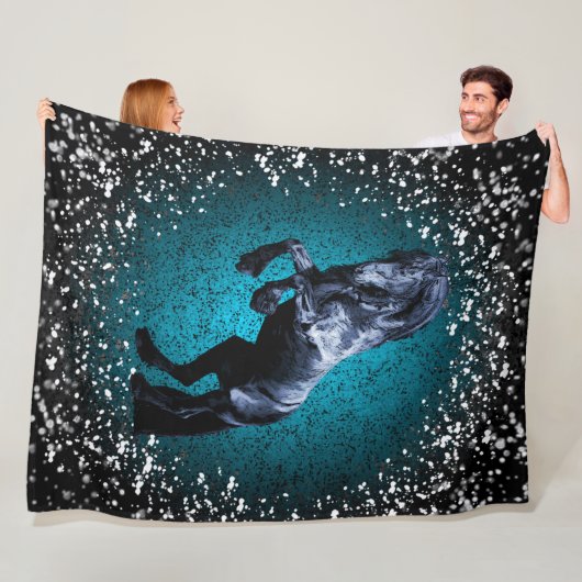 Friesianの馬、黒い種馬、雪、銀または青 フリースブランケット (インサイチュ)