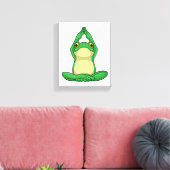 Frog at Yoga in Cross Leged キャンバスプリント (インサイチュ (リビング))