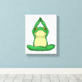 Frog at Yoga in Cross Leged キャンバスプリント (インサイチュ (ウッドフロア))