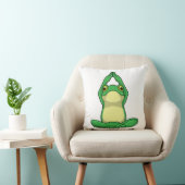 Frog at Yoga in Cross Leged クッション (椅子)