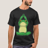 Frog at Yoga in Cross Leged Tシャツ (正面)