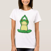Frog at Yoga in Cross Leged Tシャツ (正面)